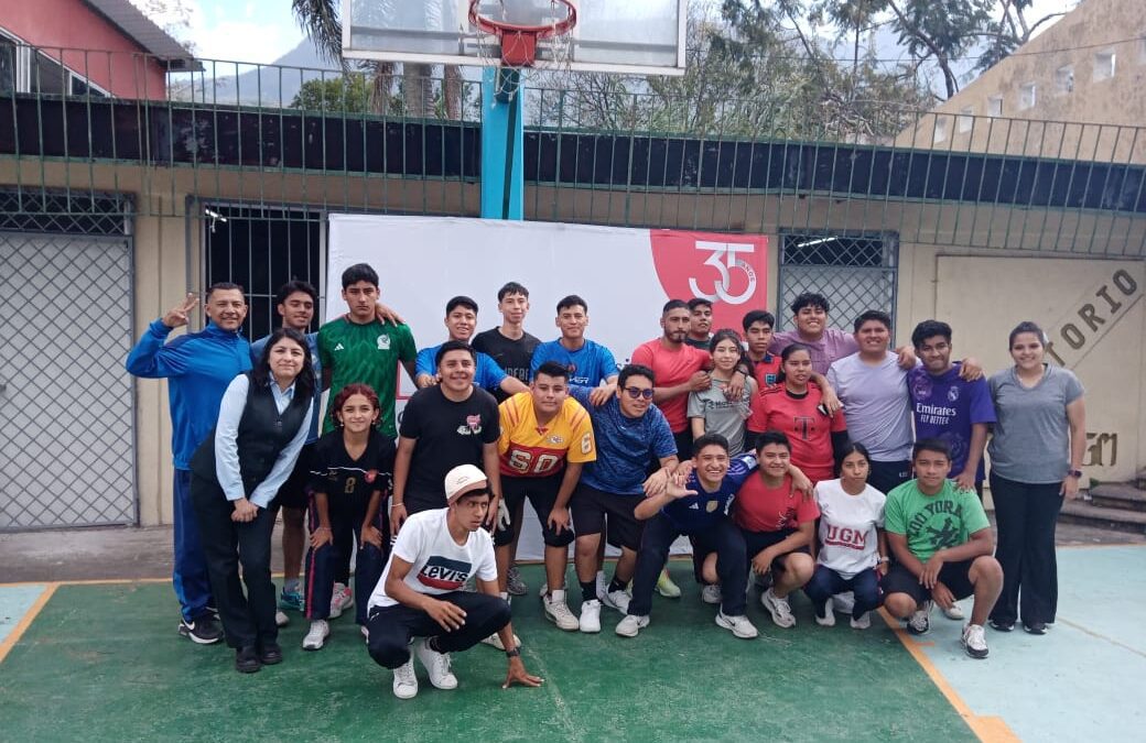 Organizan alumnos de 5to semestre de Educación Física torneo de Handball