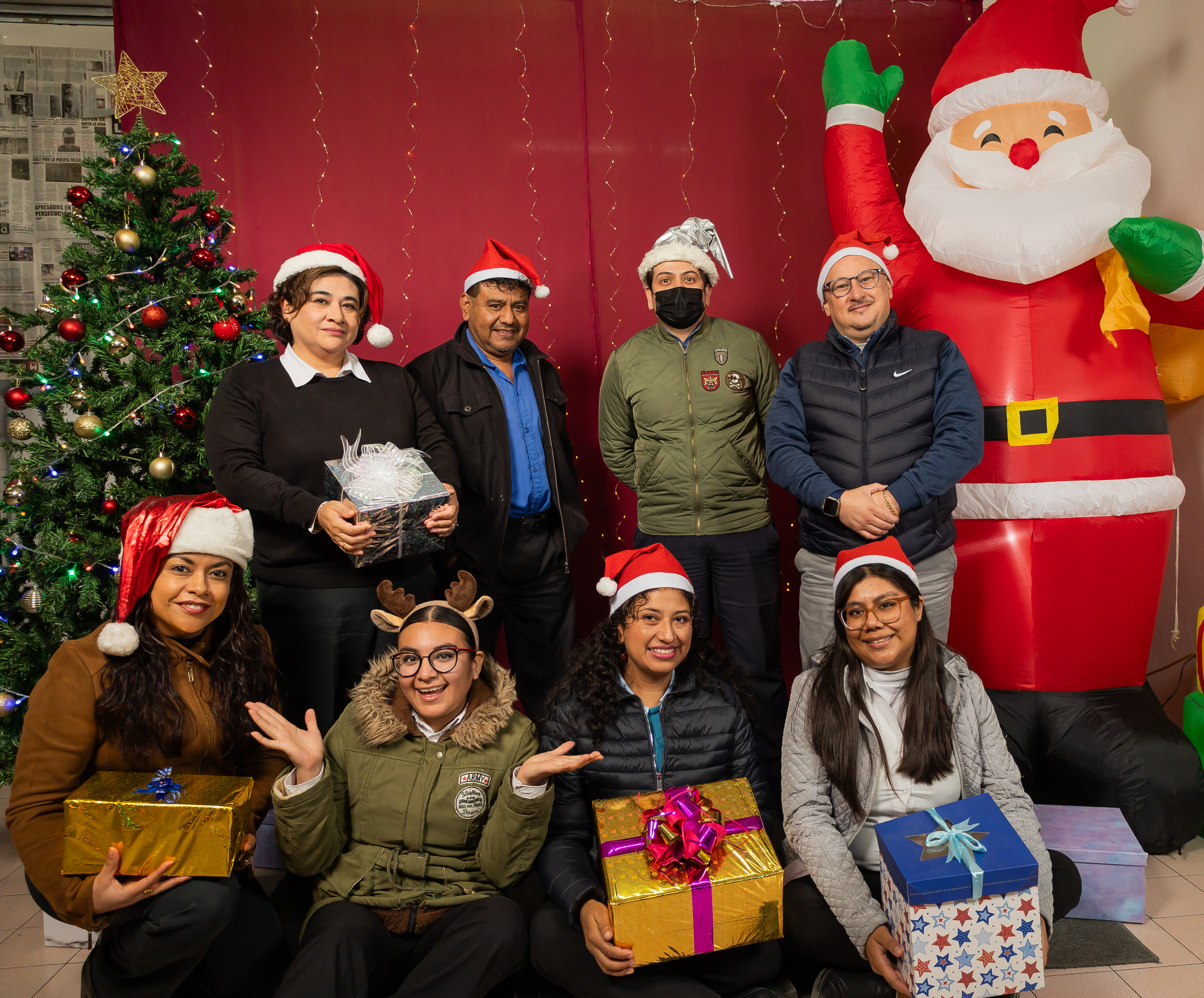 Capturando la Navidad: Alumnos de Comunicación Visual inmortalizan el espíritu navideño